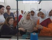 سفير التشيك بمصر يتفقد الوحدات الإنتاجية بالمدارس الفنية بالوادى الجديد