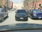 قارئ يلتقط صورة لسيارة تسير عكس الاتجاة بالهضبة الوسطى فى المقطم