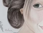 "ريهام" تشارك برسومات ولوحات فنية تظهر موهبتها