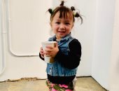 "مينى بيكاسو".. طفلة عمرها عامان ولوحاتها بمئات الدولارات × 30 صورة 