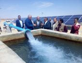 محافظ الوادى الجديد يفتتح أبارًا تعمل بالطاقة الشمسية فى الفرافرة بـ10.2 مليون جنيه