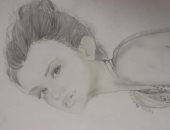 هدير عيد.. طالبة من بنى سويف تبرز موهبتها بالرسم بمجموعة لوحات