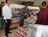 صور.. جولات مكثفة لوكيل تموين الأقصر لمتابعة الأسواق والمخابز وتحرير 114 محضر ومخالفة