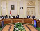صور.. رئيس الوزراء يتابع التحضيرات الجارية للجنة العليا المشتركة بين مصر والعراق 