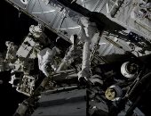 رواد ناسا يسيرون فى الفضاء لإصلاح بطاريات بالمحطة الدولية.. فيديو