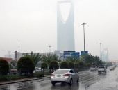 فيديو.. سوء أحوال جوية وأمطار غزيرة تسقط على الرياض 