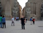 صور.. سفير نيوزلندا بالقاهرة يواصل جولاته السياحية بمعابد ومقابر الأقصر