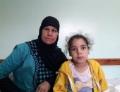 صور.. مأساة أم البنات مع الفقر والمرض بالبحيرة.. آمال أبو زيد تكافح لتربية 8 أبناء بعد وفاة زوجها بمعاش 700 جنيه.. وتؤكد: "بعت عفش البيت لغلاء المعيشة".. وتطالب بنفقة شهرية وإجراء عملية جراحية لإزالة ورم ببطنها