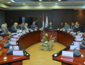 وزير النقل يطالب رؤساء أكثر من 16 شركة مصرية كبرى بالاستثمار بالسكة الحديد