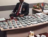 صور.. جمارك المطار تحبط محاولة تهريب 5000 قرص ترامادول 