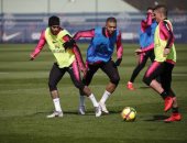 نيمار يشارك فى أول مران جماعى مع سان جيرمان بعد غياب شهرين.. فيديو