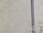 صور.. أعمدة إنارة بلا عوازل أو حوامل للأسلاك بمدينة جمصة فى الدقهلية