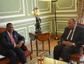 سامح شكرى يبحث مع وزير خارجية الكونغو سبل تعزيز العلاقات الثنائية