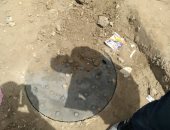 استجابه لصحافة المواطن.. شركة المياه تغطى بالوعات صرف بالمحلة والسنطة