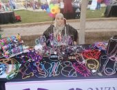 صور.. مهندسة تتحدى إعاقتها بتصنيع الإكسسوارات اليدوية: بشتغل 6 ساعات يوميا