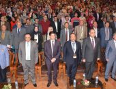 محافظ الغربية يشهد فعاليات يوم فى حب مصر بجامعة طنطا للمشاركة فى الاستفتاء 