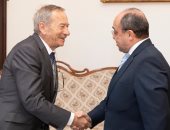 سفير مصر فى التشيك يلتقى رئيس الشيوخ.. ومناقشات حول السياحة والاستفتاء