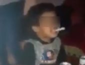 طفل تونسى يُجبر على شرب الخمر والتدخين فى عيد ميلاده بحضور والدته.. فيديو