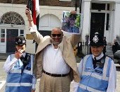 أشرف السعد يدلى بصوته فى الاستفتاء بلندن