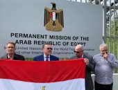 صور.. تزايد إقبال المصريين فى جنيف للمشاركة فى التصويت على التعديلات