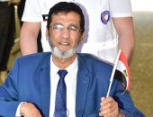 قعيد يحرص على الإدلاء بصوته فى الاستفتاء على الدستور بالكويت