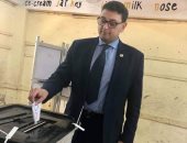 صور.. رئيس الجالية المصرية بأوكرانيا يدلى بصوتة بالمنوفية