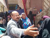 صور.. نائب الحوامدية يشارك المواطنين فى الاستفتاء على التعديلات الدستورية