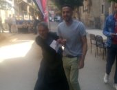 صور.. استمرار توافد المواطنين على لجان الاستفتاء بالجيزة