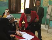 وزيرة البيئة تدلى بصوتها فى الاستفتاء على التعديلات الدستورية بمصر الجديدة