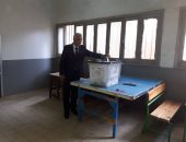 رئيس جامعة المنوفية يدلى بصوته فى الاستفتاء على التعديلات الدستورية