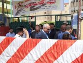 محافظ الجيزة يتفقد لجان الاستفتاء بمدرسة الشهيد أحمد عبد العزيز ببولاق الدكرور