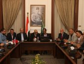 صور.. بهاء أبو شقة يتابع الاستفتاء على تعديلات الدستور من غرفة عمليات الوفد