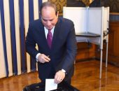 فيديو.. الرئيس عبد الفتاح السيسى يدلى بصوته  فى الاستفتاء على التعديلات الدستورية