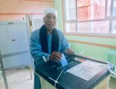 صور.. الشيخ الطاروطى يدلى بصوته فى التعديلات على الدستور بالشرقية