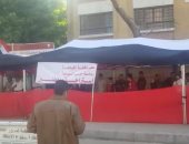 احتشاد المواطنين أمام مدارس السيدة زينب للمشاركة فى الاستفتاء