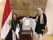 صور.. سفير مصر وأبناء الجالية فى واشنطن يدلون بأصواتهم بالاستفتاء 