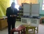 مصطفى بكرى يدلى بصوته فى الاستفتاء بـ6 أكتوبر.. ويؤكد: نعم من أجل الاستقرار