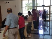 صور.. المصريون بقطر يواصلون الإدلاء بأصواتهم ثانى أيام الاستفتاء على الدستور