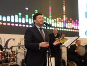 بالصور هانى شاكر يحيي حفل غنائي لصالح مرضى السرطان