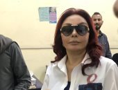 فيديو.. نبيلة عبيد تشارك في الاستفتاء علي التعديلات الدستورية "صور"