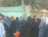 فيديو.. احتفالات أمام لجان الاستفتاء على التعديلات الدستورية بإمبابة