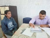 فيديو وصور.. سيد تلميذ إعدادى بالفرافرة مريض سكر ويساعد أسرته ويحتاج علاج