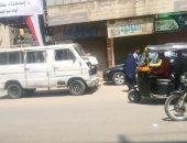 الميكروباص والتوك توك وسيلة أهالى الجيزة للذهاب إلى لجان الاستفتاء