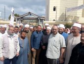 صور.. وكيل أوقاف الإسكندرية يدلى بصوته فى لجنة المغتربين