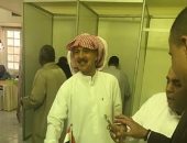 بالزى الخليجى.. "طايع" يشارك من الكويت بنعم لتعديل الدستور