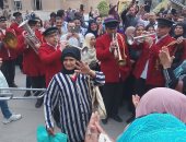 إقبال ملحوظ على لجان السيدة زينب.. والناخبون يرقصون على الأغانى الوطنية