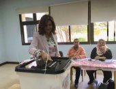 صور.. ناخبات يستقبلن وزيرة الهجرة بالرحاب بهتاف "تحيا مصر" بلجنة انتخابية بالرحاب