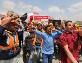 صور.. احتفالات أمام لجان التجمع للاستفتاء على التعديلات الدستورية