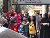 صور.. فرحة المواطنين بالاستفتاء بلجنة الشهيد أحمد السرسى بالمنوفية