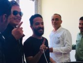 محمد رياض يدلى بصوته فى الاستفتاء على التعديلات الدستورية بالشيخ زايد